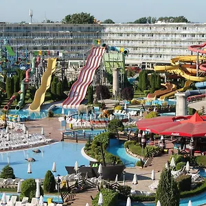 Aqua Nevis & Aqua Park Napospart